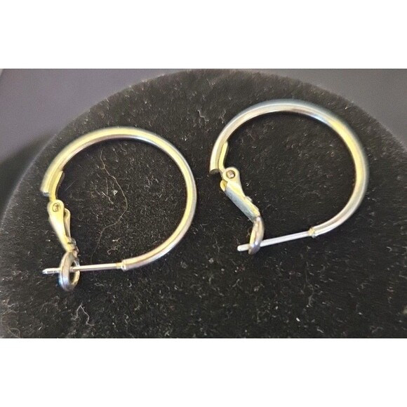 Gold tone Jewelry SET! 3 Tiered 14" Necklace, 7" Stretch Bracelet, Pair Earrings - Picture 8 of 8